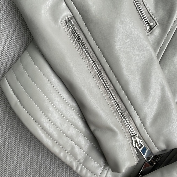 NWT G by Guess Vegan Leather Jacket Stone - Picture 4 of 5